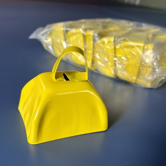 Yellow Cow Bells x12 - Picture 3 of 5